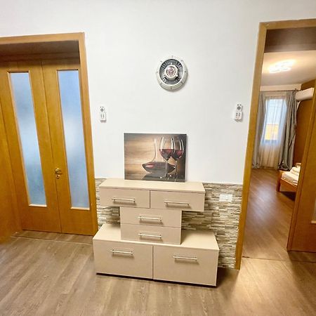Elephant Бухарест Экстерьер фото